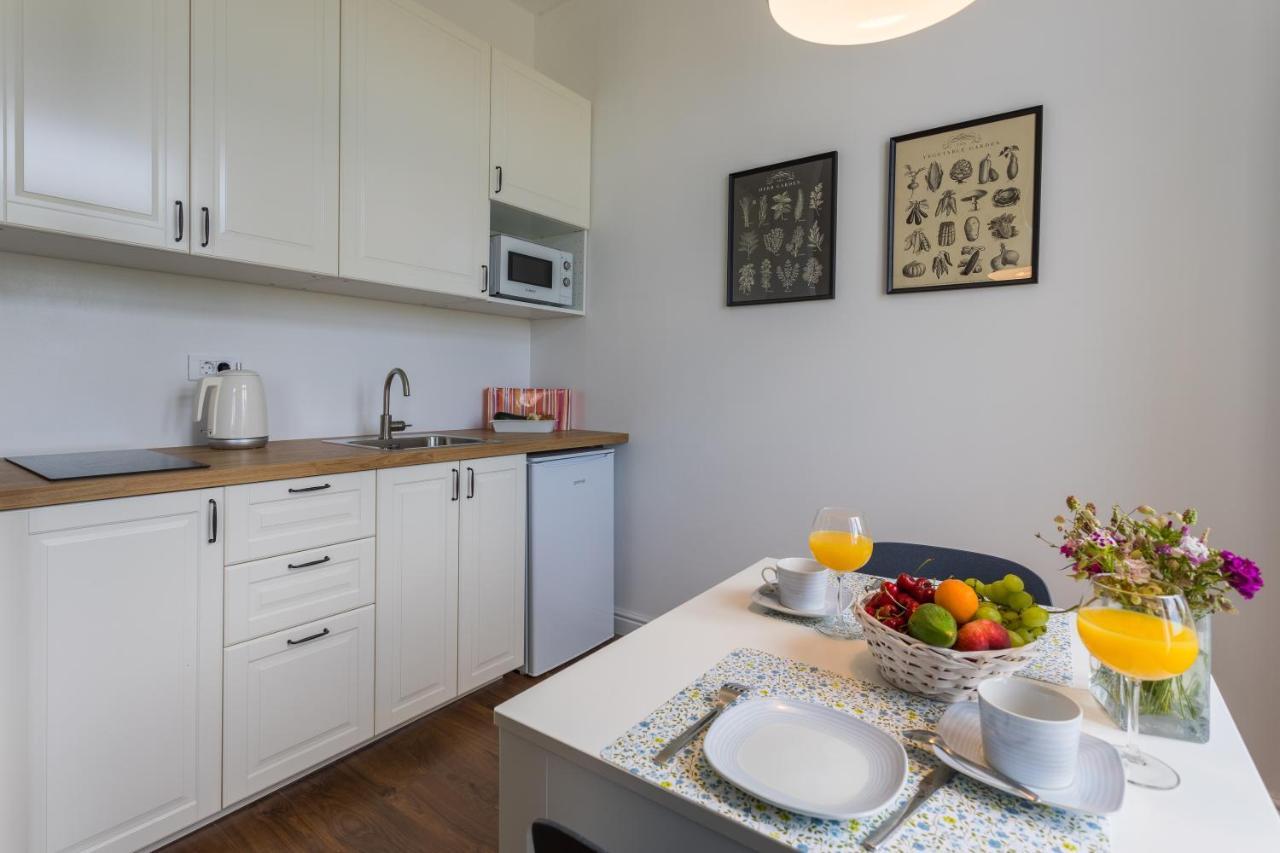 Bu2 Pula Studio Apartment Exterior foto
