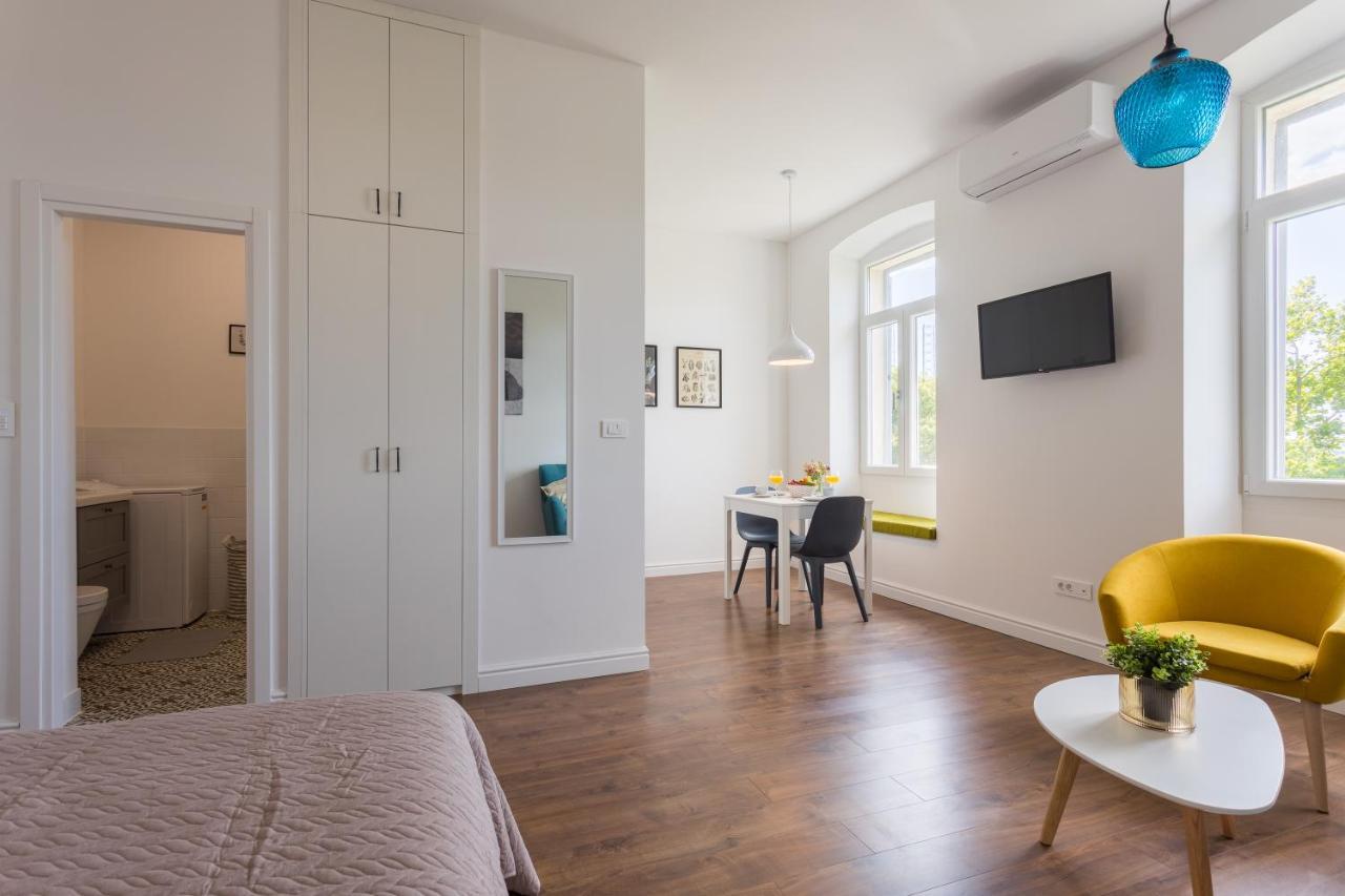Bu2 Pula Studio Apartment Exterior foto